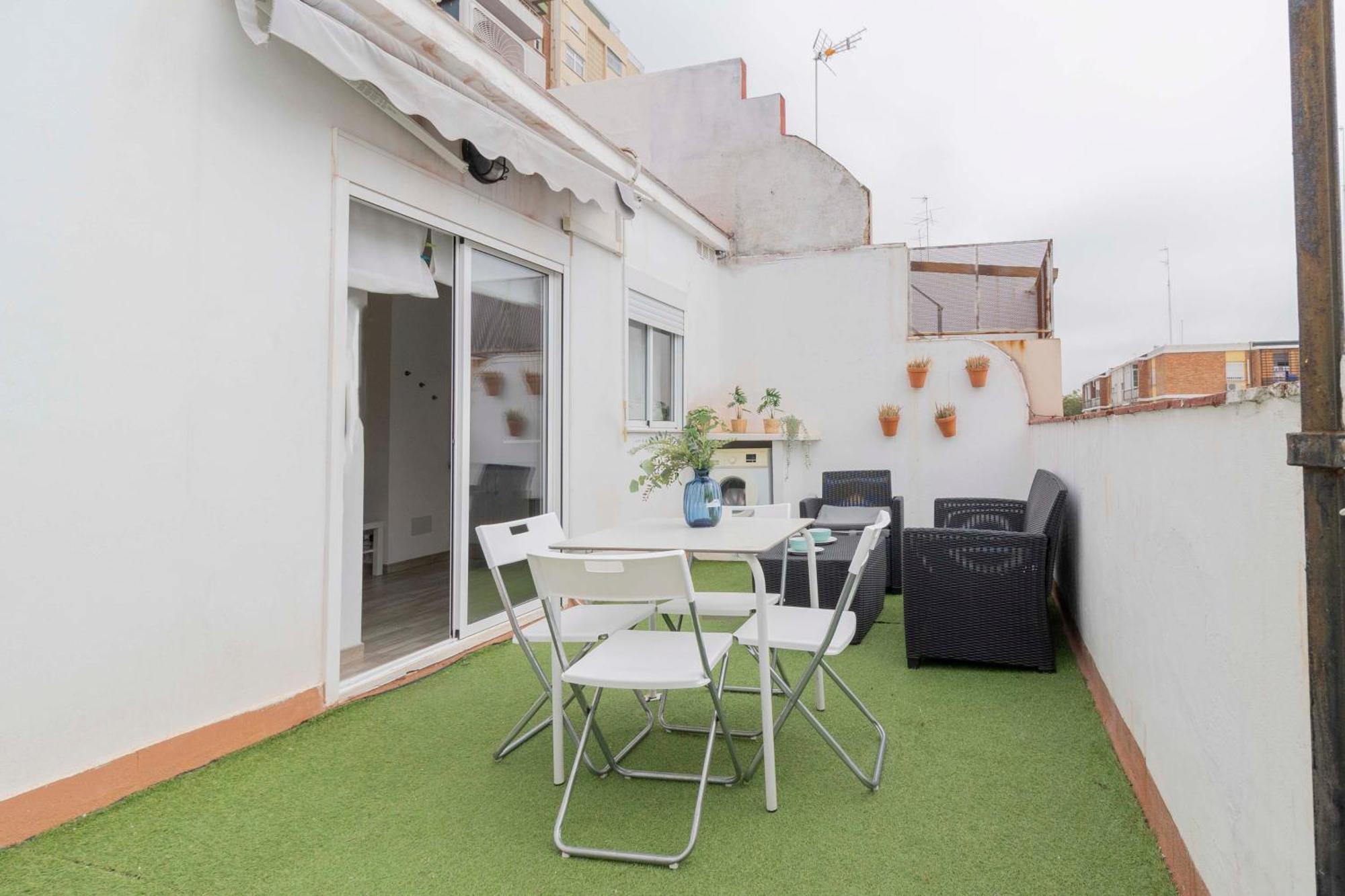 Triana Apartment *